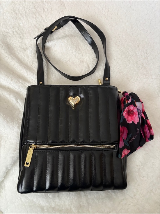 Betsey Johnson Handbags - Betsey Johnson Black Quilted Heart Accent Crossbody Bag with Floral Scarf